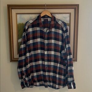 UNTUCKit men’s 100% linen shirt